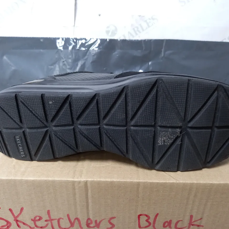 PAIR OF SKETCHERS TRAINERS IN BLACK - SIZE 7