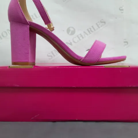BOXED PAIR OF ANKIS OPEN TOE BLOCK HEEL SANDALS IN PINK UK SIZE 3