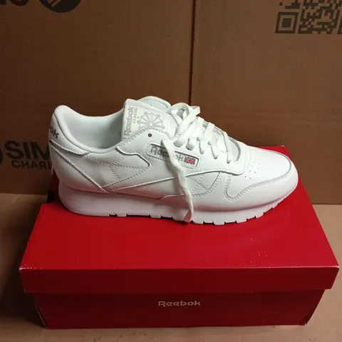 BOXED PAIR OF REEBOK CLASSIC TRAINERS IN WHITE - 8