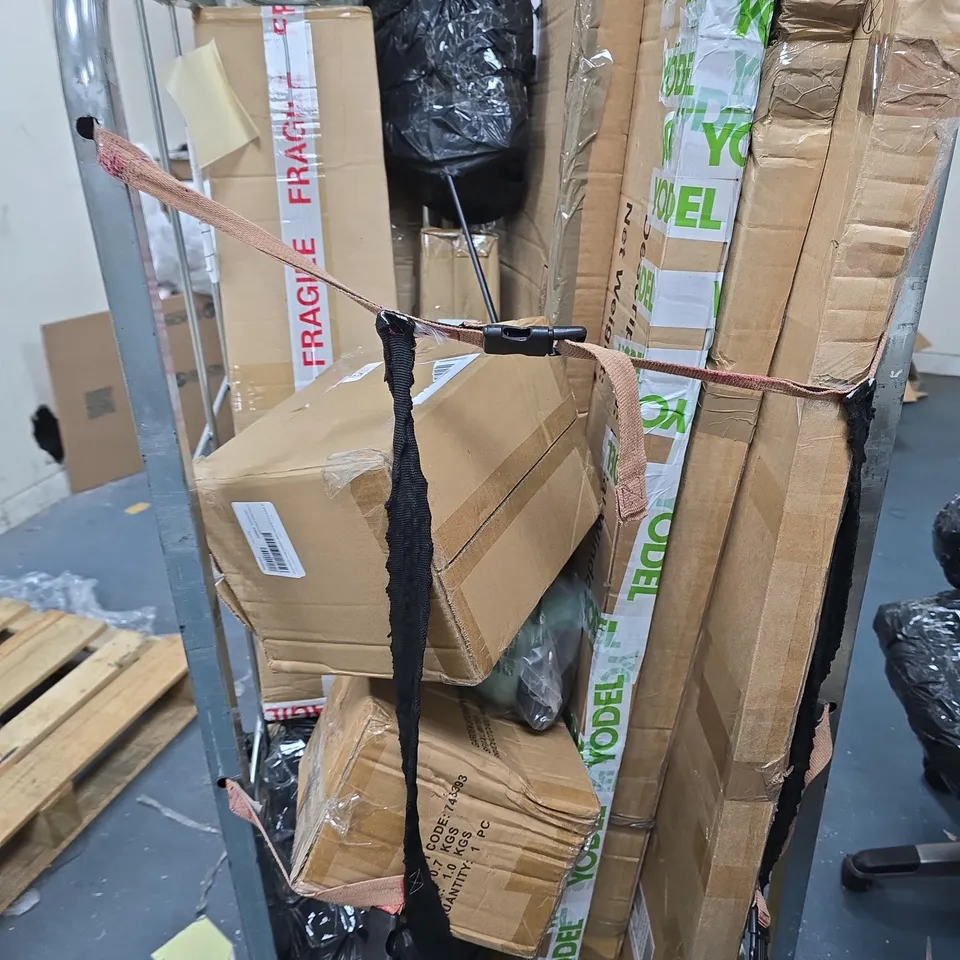 CAGE OF APPROXIMATELY 12 ASSORTED ITEMS TO INCLUDE: GREY PLASTIC PLANT POT