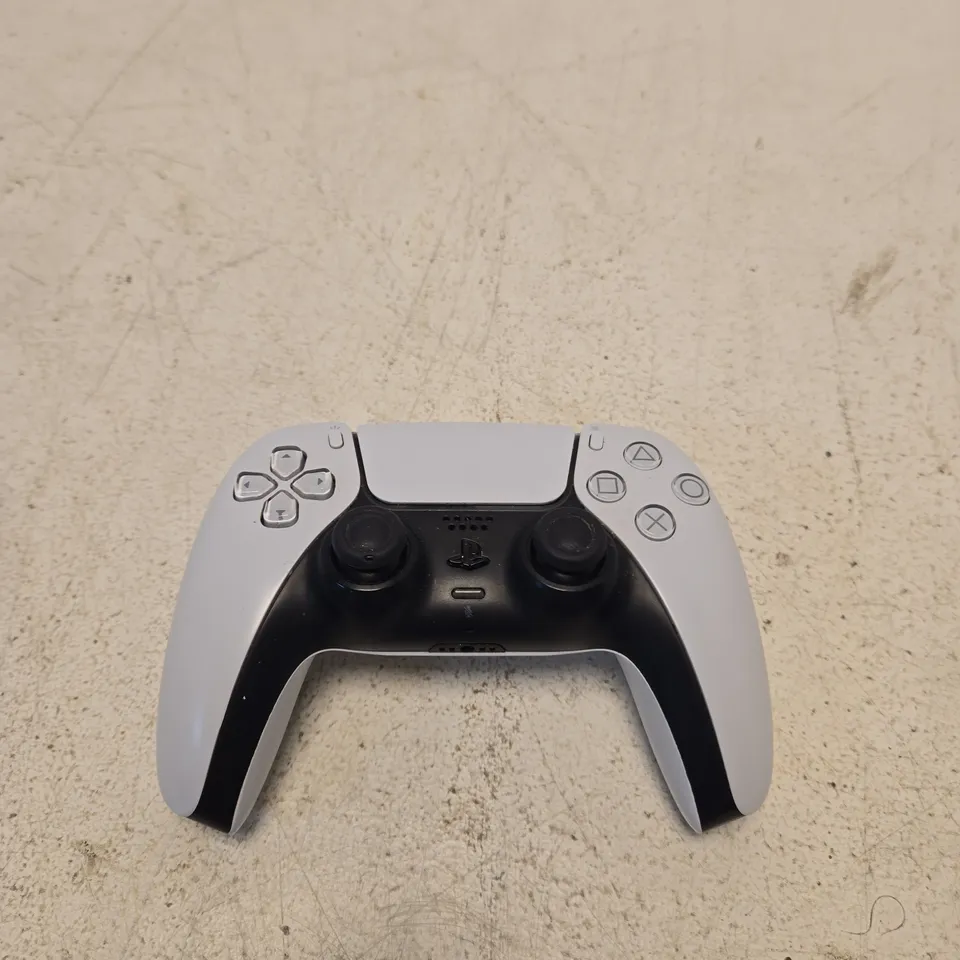 PLAYSTATION 5 DUALSENSE CONTROLLER 