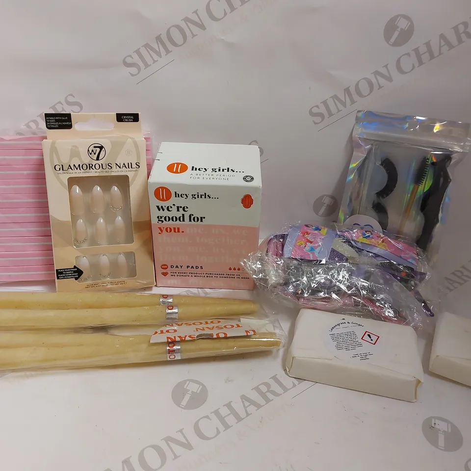 BOX OF APPROX 20 COSMETIC ITEMS TO INCLUDE W7 STICK ON NAILS. FAKE EYELASHES AND ASSORTED SOAP BARS