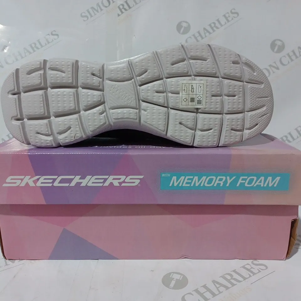 BOXED PAIR OF SKECHERS TRAINERS IN BLACK 5.5