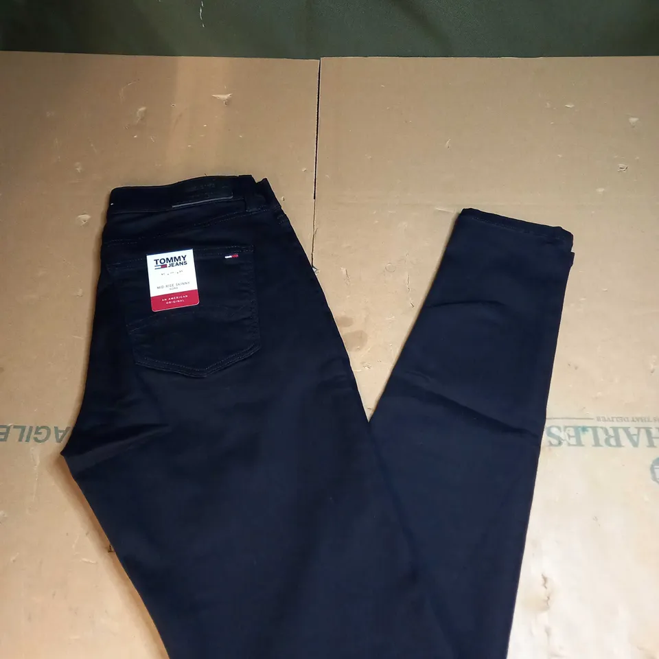 TOMMY JEANS MID RISE SKINNY JEANS SIZE W28