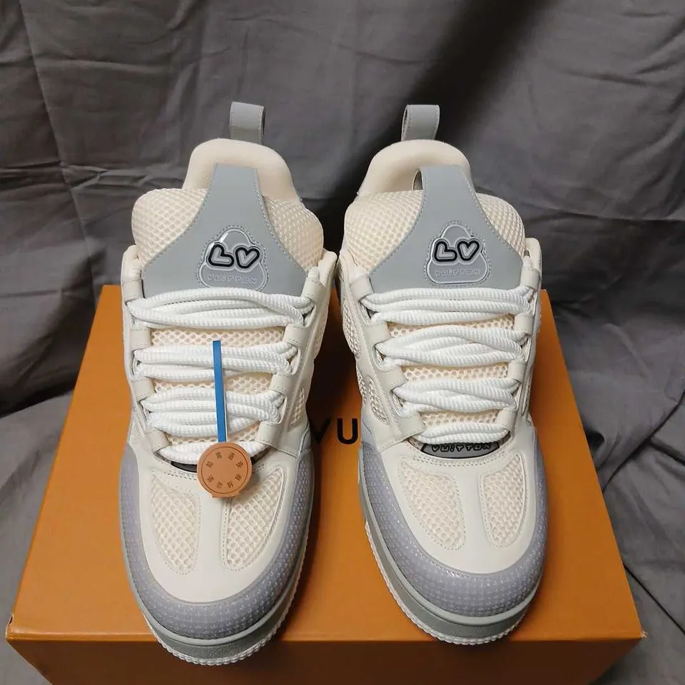 LOUIS VUITTON ARCH LIGHT SNEAKER – GREY/BEIGE SIZE 9