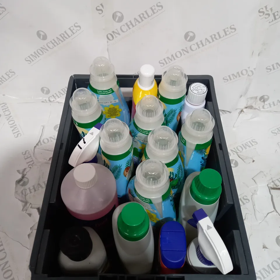 ASSORTED CLEANING PRODUCTS TO INCLUDE; CREAM CLEANER , SURF WASHER , SNOW FOAM 