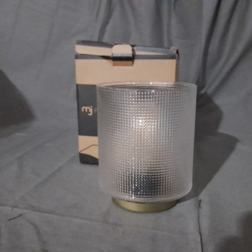 BOXED MJ PREMIER BATTERY OPERATED LIGHT FIXTURE 