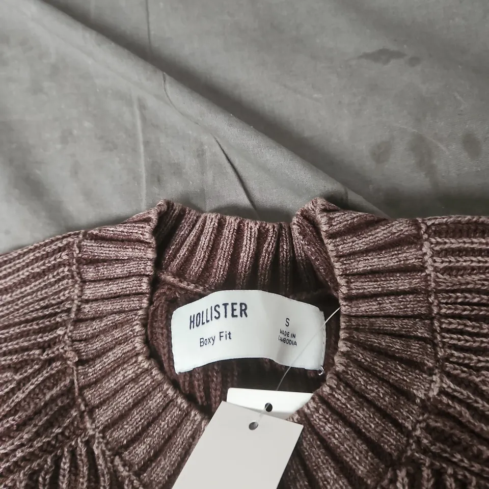 HOLLISTER BOXY FIT SWEATER – WOMEN'S KNIT, SIZE S