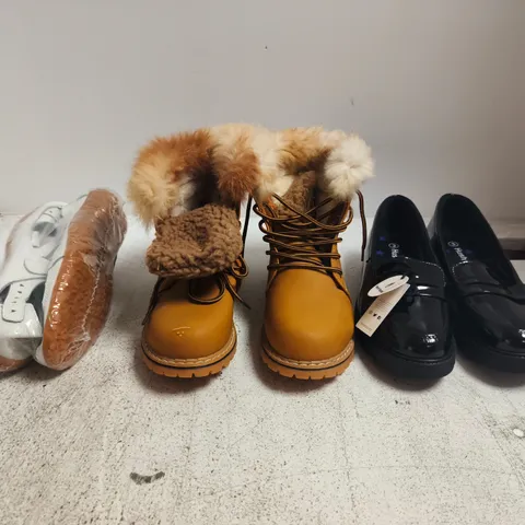 BOX OF APPROXIMATELY 15 ASSORTED PAIRS OF SHOES AND FOOTWEAR ITEMS IN VARIOUS COLOURS, STYLES, AND SIZES - COLLECTION ONLY