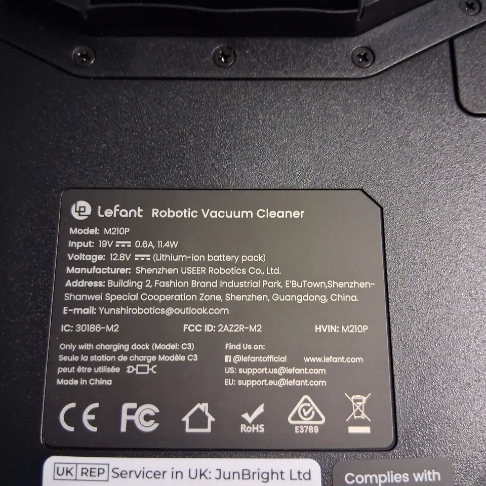 BOXED LEFANT ROBOTIC VACUUM CLEANER POWERED BY FREEMOVE M210P