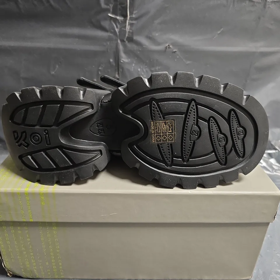 BLACK PLATFORM MARY JANE SHOES WITH STRAPS AND BOW – UK SIZE 5