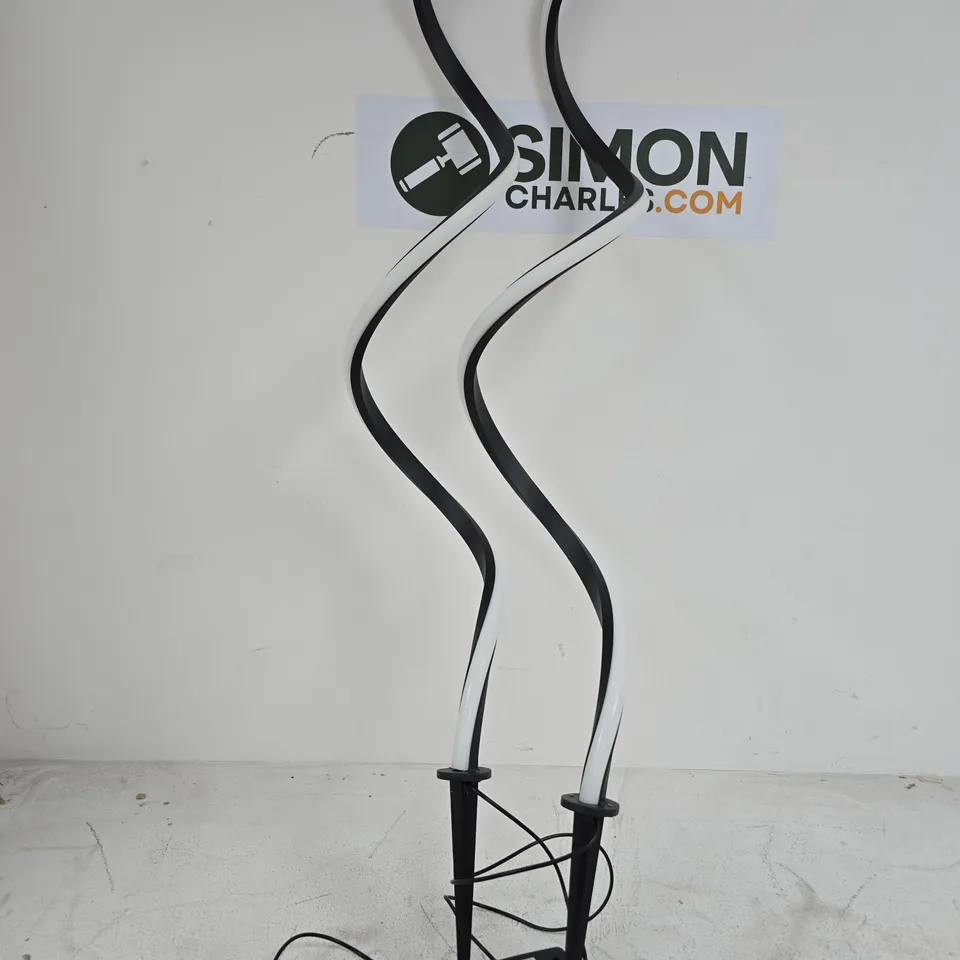 BOXED LED GARDEN LIGHTS