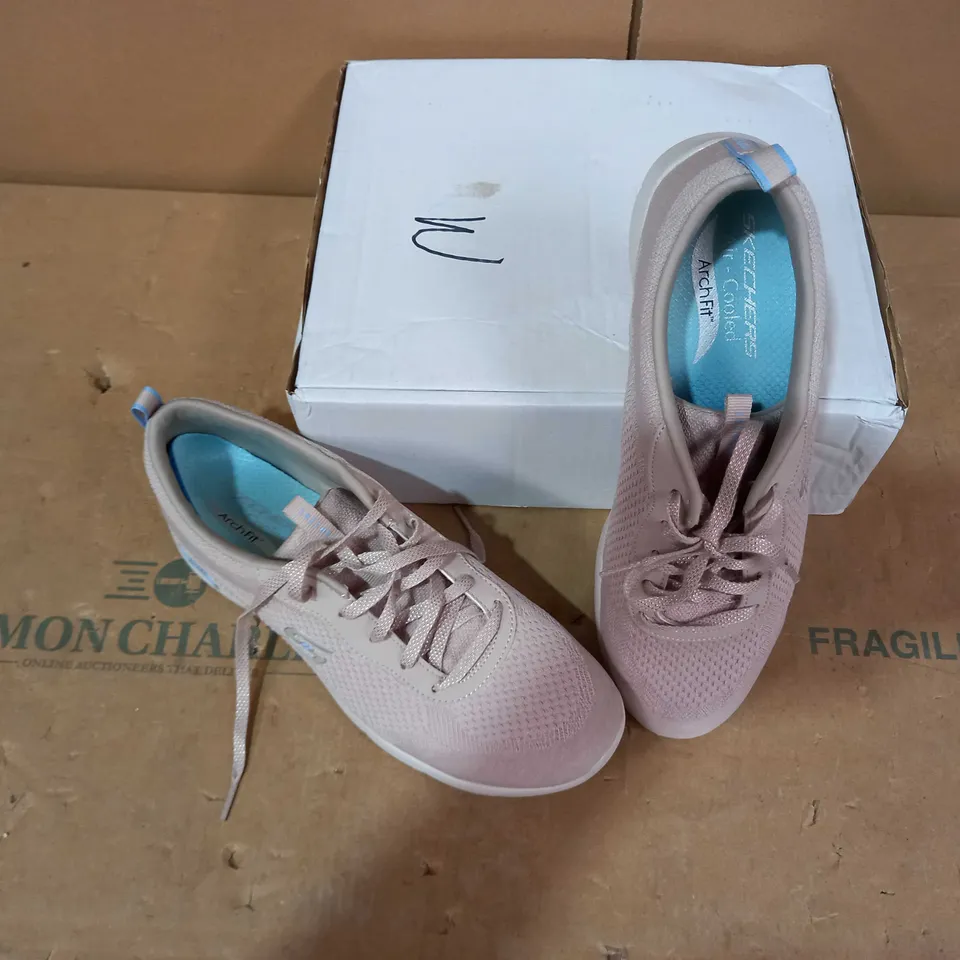 BOXED PAIR OF SKECHERS - SIZE 7
