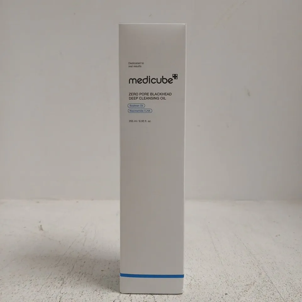 MEDICUBE ZERO PORE BLACKHEAD DEEP CLEANSING OIL – 205 ML