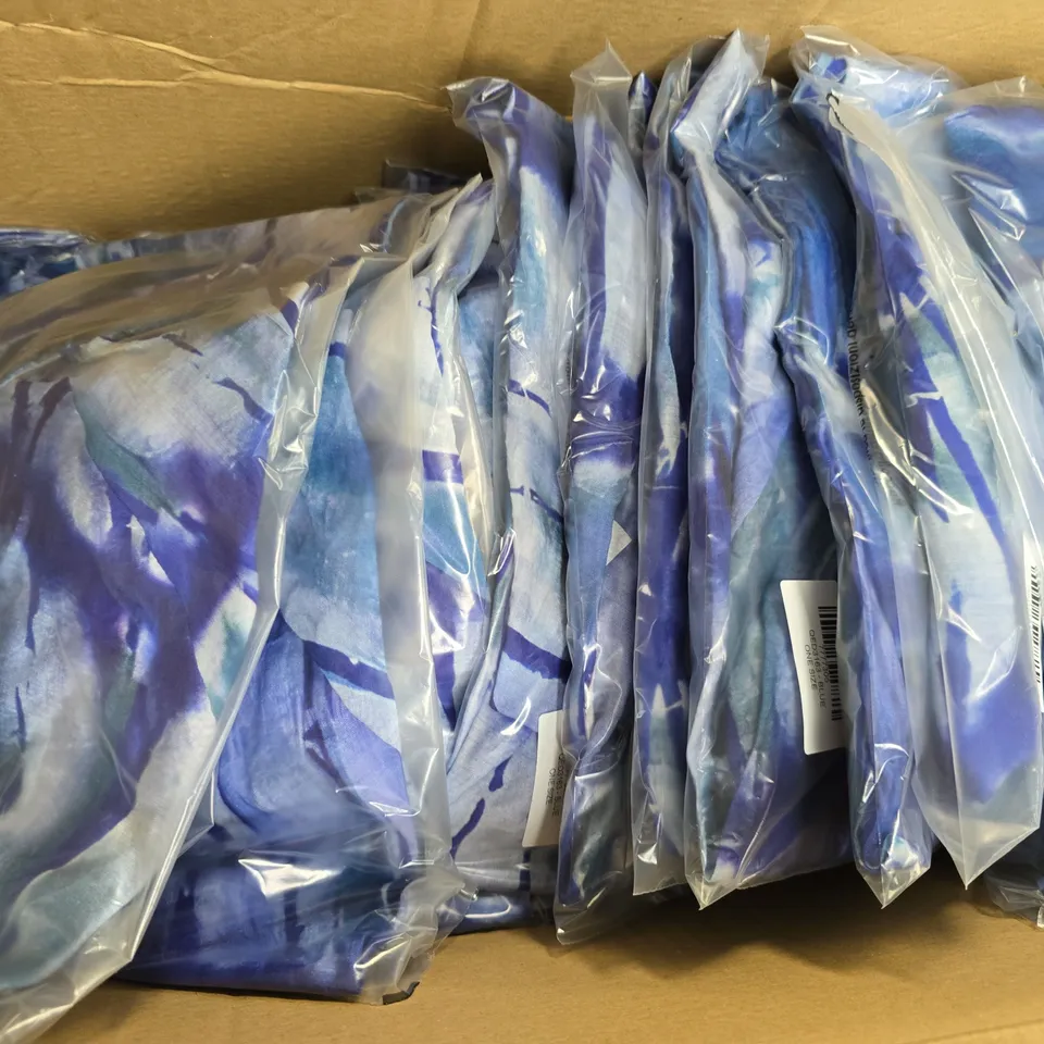 BOX OF APPROXIMATELY 40 QED LONDON SHIRTS IN BLUE - ONE SIZE 