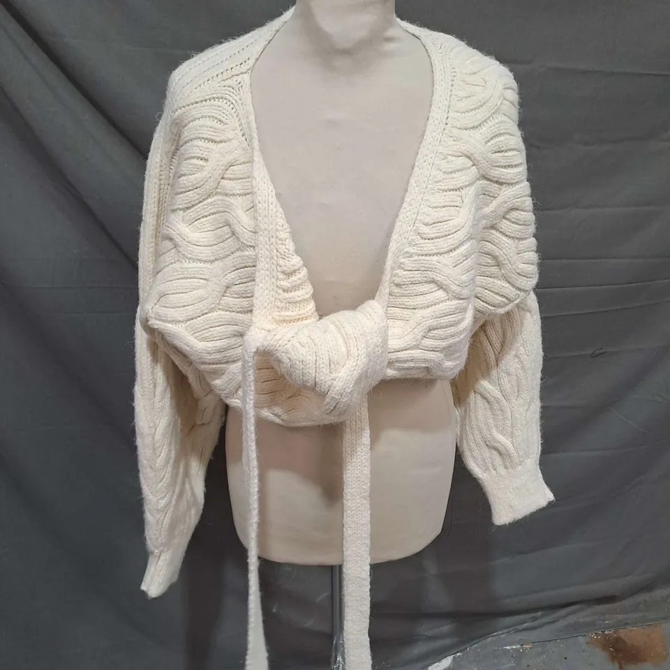 ZARA CHUNKY CABLE KNIT CROPPED JACKET IN CREAM SIZE S