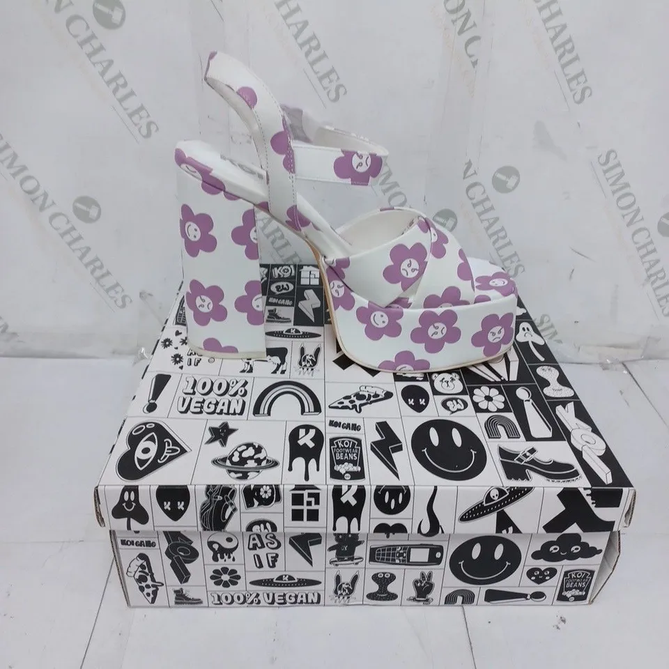 KOI FOOTWEAR LADIES WHITE WITH PURPLE FLOWERS CHUNKY HIGH HEELED SHOES SIZE 8