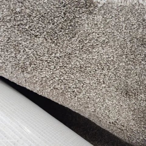 ROLL OF QUALITY TUDOR TWIST REGAL CALICO CARPET APPROXIMATELY 5M × 4.5M
