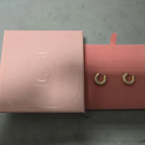 BOXED SWAROVSKI HOOP GOLDEN EARRINGS 