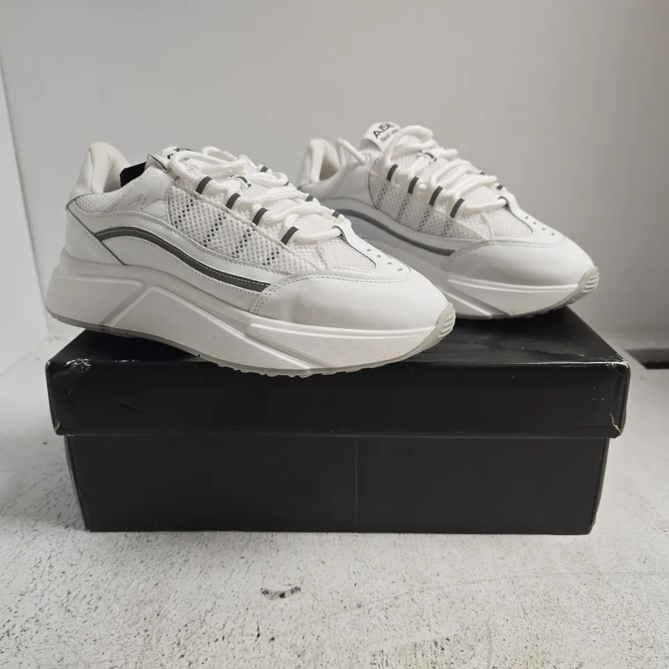 BOXED PAIR OF AISE NEXO WAVE TRAINERS IN WHITE SIZE UK 8