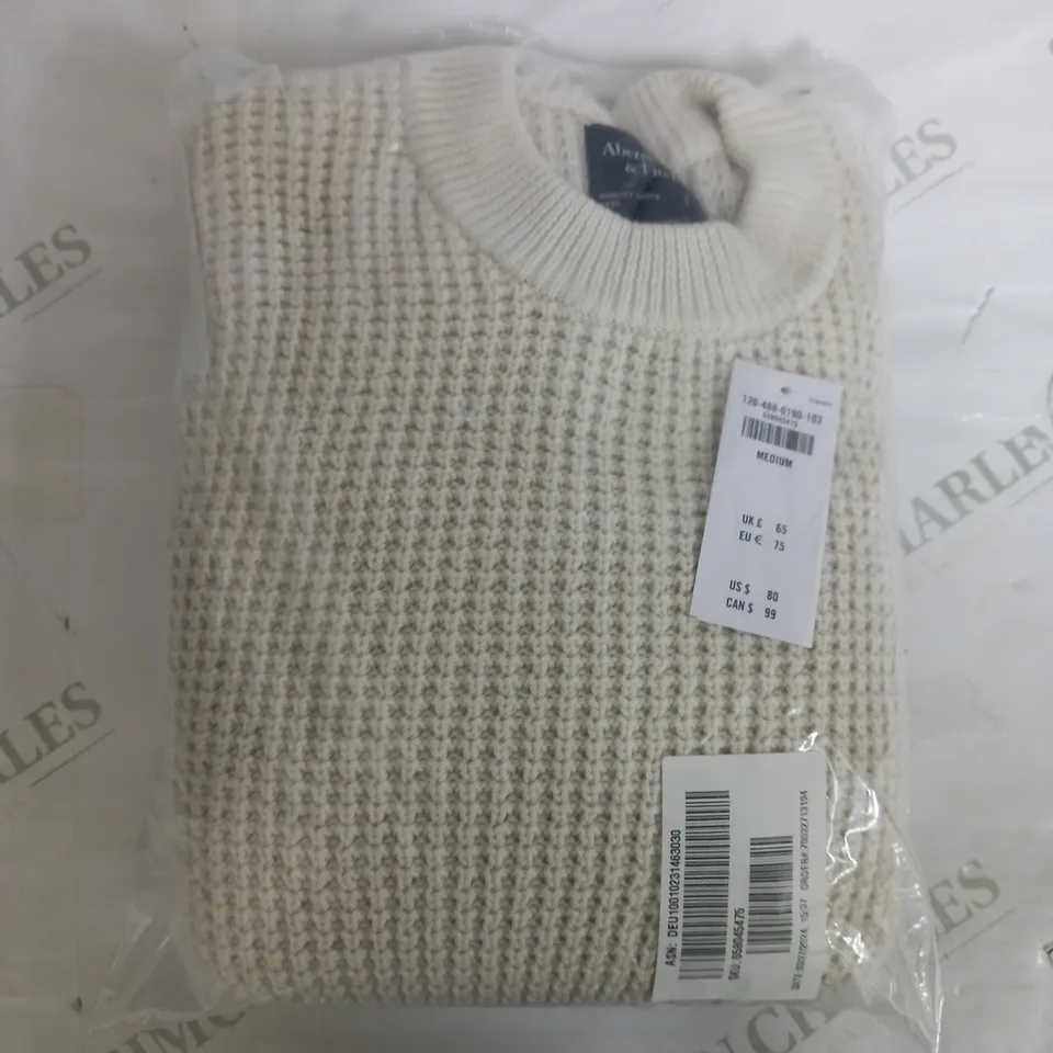 ABERCROMBIE & FITCH KNITTED CREAM JUMPER - MEDIUM