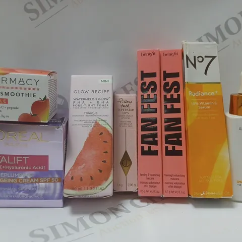 BOX OF APPROX 8 ASSORTED BEAUTY PRODUCTS TO INCLUDE L'OREAL REVITALIFT ANTI-AGEING CREAM, CHARLOTTE TILBURY LIPSTICK #PILLOW TALK, BENEFIT FAN FEST MASCARA #HYPER BLACK, ETC