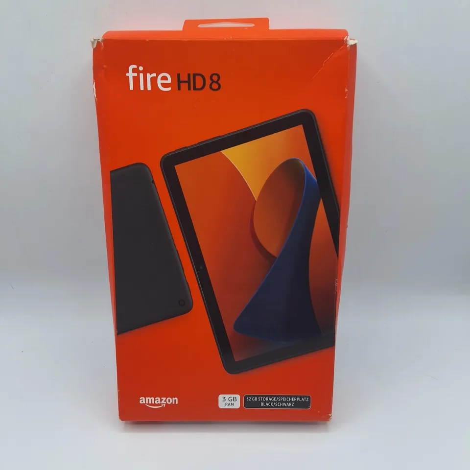 BOXED AMAZON FIRE HD8 3/32GB TABLET IN BLACK