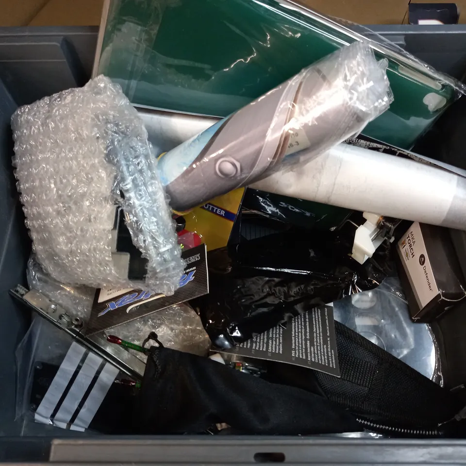 LOT OF APPROXIMATEY 15 ITEMS TO INCLUDE GOLF BALS, LIGHTBULBS, SPA PH PLUS, ETC