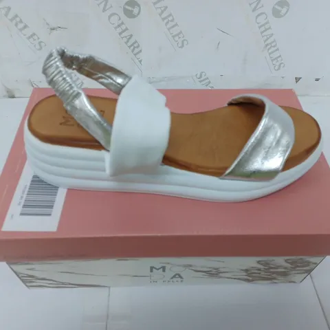 BOXED PAIR OF MODA IN PELLE PLATFORMED SANDALS IN WHITE/SILVER SIZE EU 39