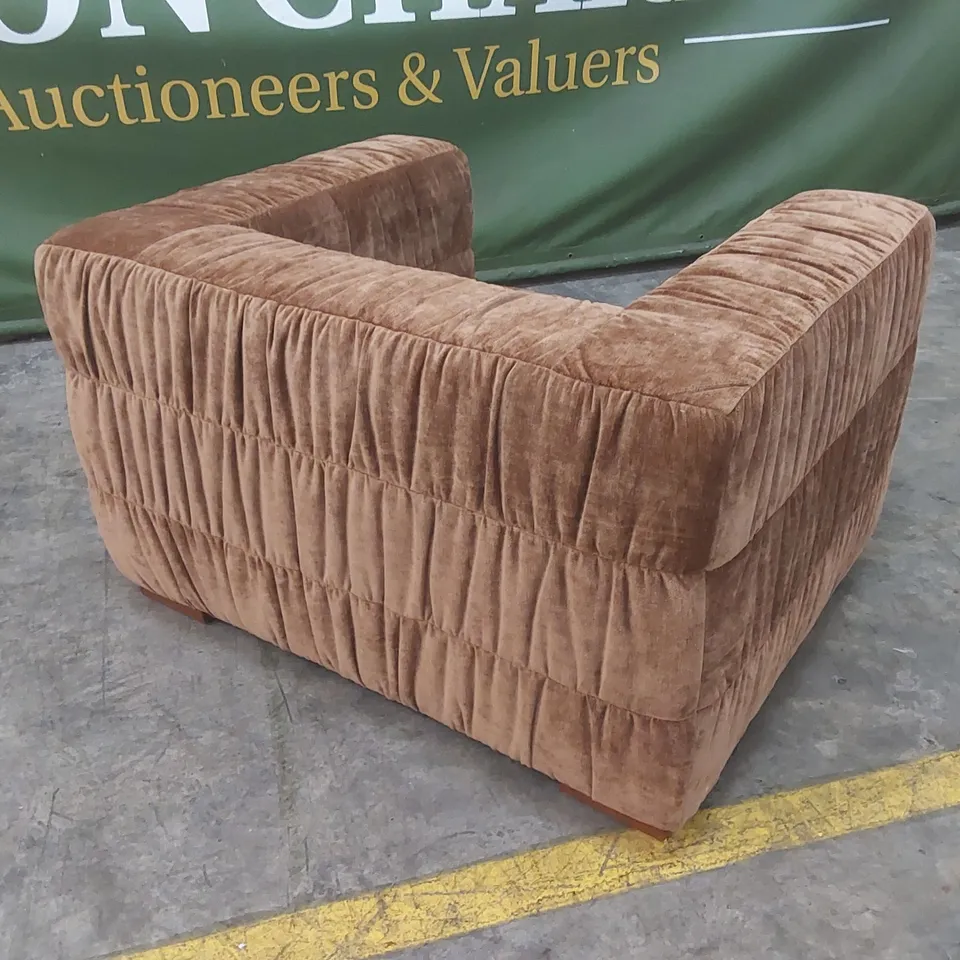 QUALITY DESIGNER PLAZA SNUGGLER CHAIR IN VELORE FABRIC - BRONZE
