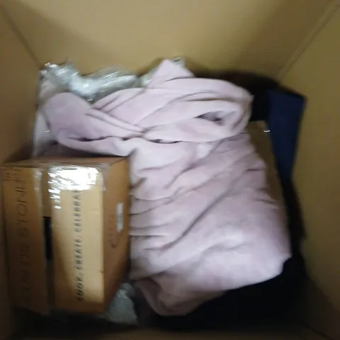 LARGE BOX OF APPROX 20 ASORTED ITEMS TO INCLUDE CLOTHING, KITCHEN ACCESSORIES AND COSMETIC ITEMS 