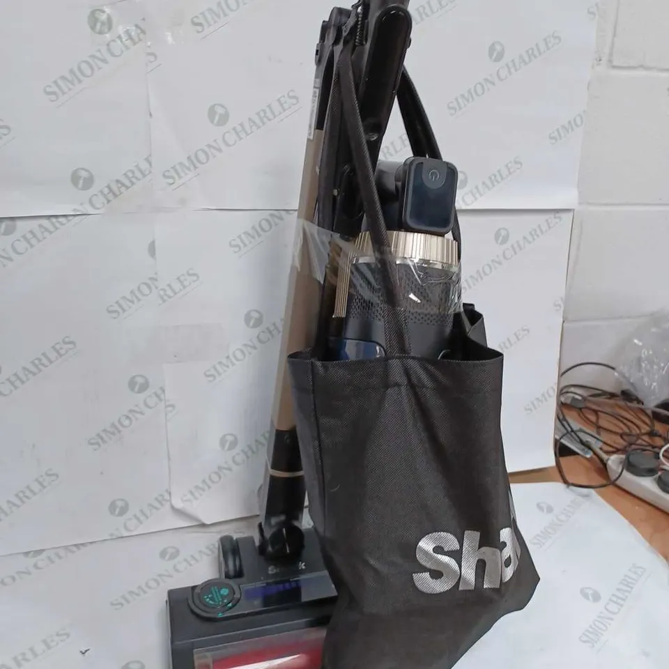 SHARK CORDLESS STICK VACUUM CLEANER PET PRO MODEL