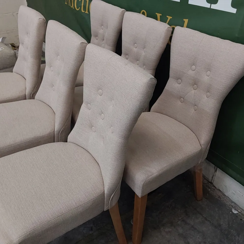 SET OF SIX UPHOLSTERED DINING CHAIRS BUTTONED BACKS, BEIGE FABRIC ON NATURAL WOOD LEGS