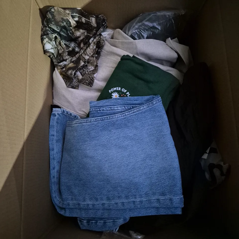 LARGE BOX OF ASSORTED CLOTHING ITEMS IN ASSORTED COLOUR, SIZES AND STYLES