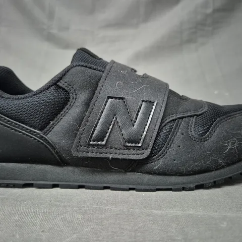 BOXED PAIR OF NEW BALANCE 373 SHOES IN BLACK UK SIZE 6