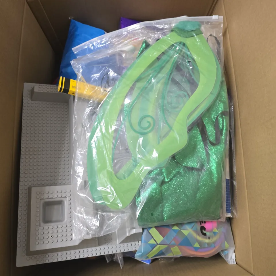BOX OF APPROXIMATELY 15 ASSORTED ITEMS INCLUDING A BACKREST PINEAPPLE SWIMMING RING, WOFEU RING TOSS GAME AND PRO MARK HICKORY REBOUND 7A LONG DRUMSTICKS