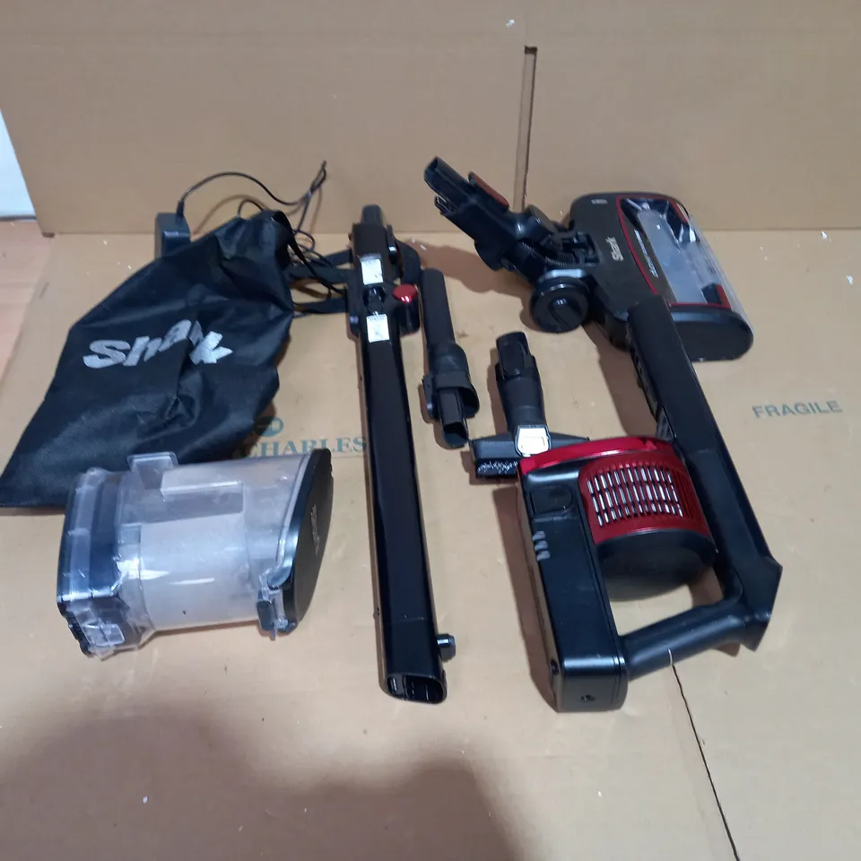 SHARK CORDLESS VACUUM IZ300UKT