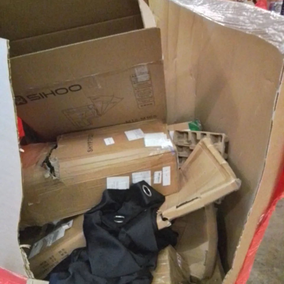 PALLET CONTAINING ASSORTED HOUSEHOLD PRODUCTS. INCLUDES TOASTER, AIR COOLER, PLASTIC FOOD STORAGE CONTAINERS ETC 