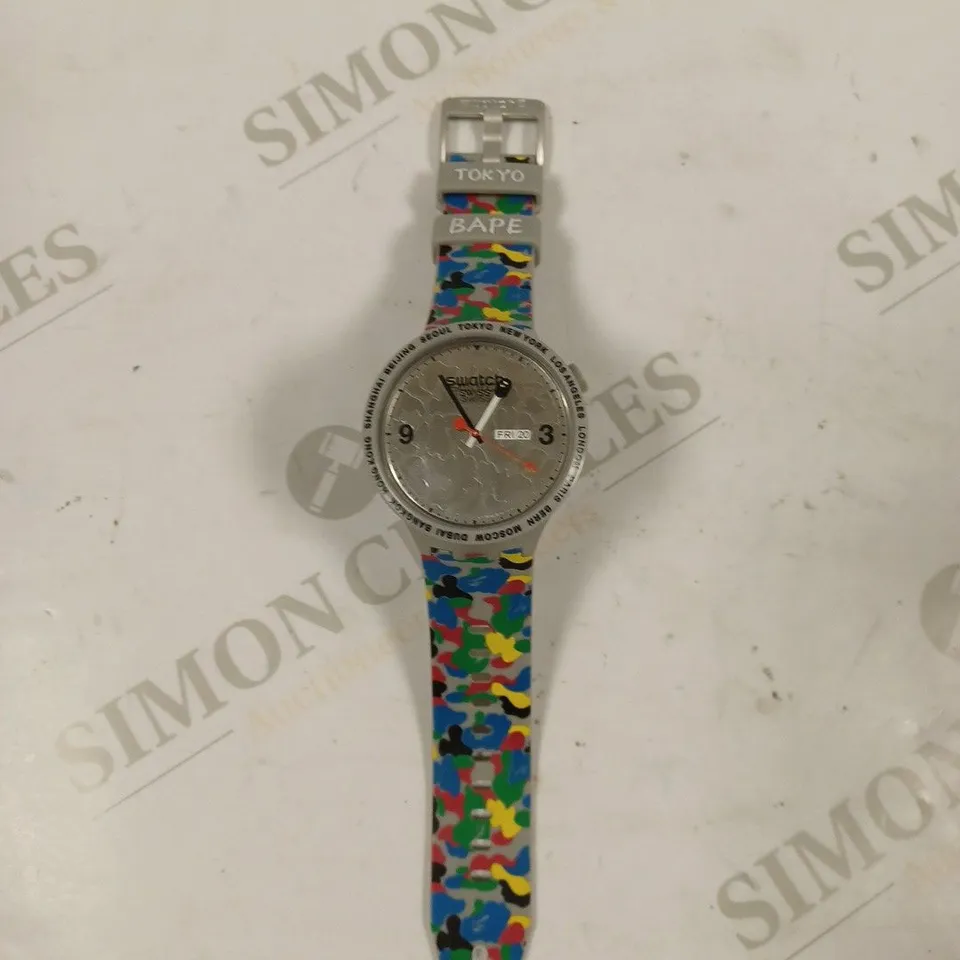 SWATCH X A BATHING APE WATCH WITH CASE