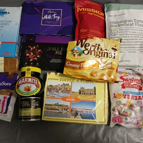 LOT OF APPROXIMATELY 20 ASSORTED FOOD ITEMS TO INCLUDE HIMALAYAN BUCKWHEAT FLOUR AND VARIOUS SWEETS AND FUDGE