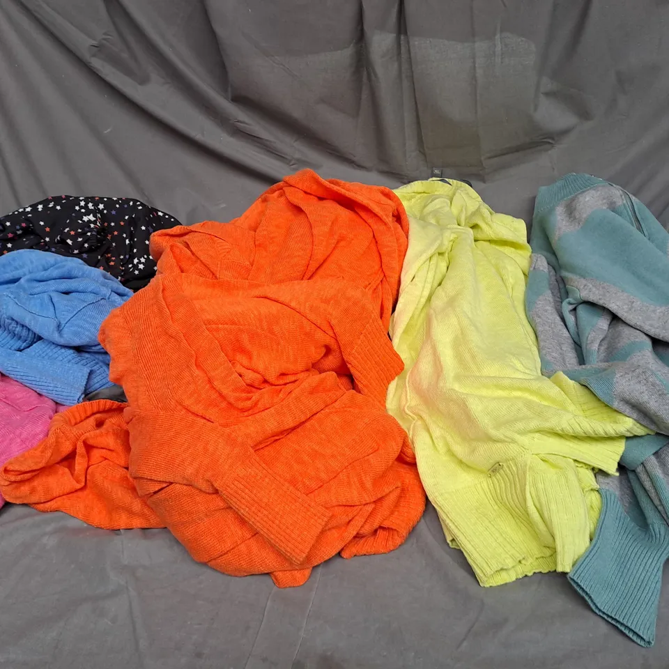 BOX OF ASSORTED CLOTHING ITEMS TOO INCLUDE COATS , TOPS, AND TROUSERS ETC.