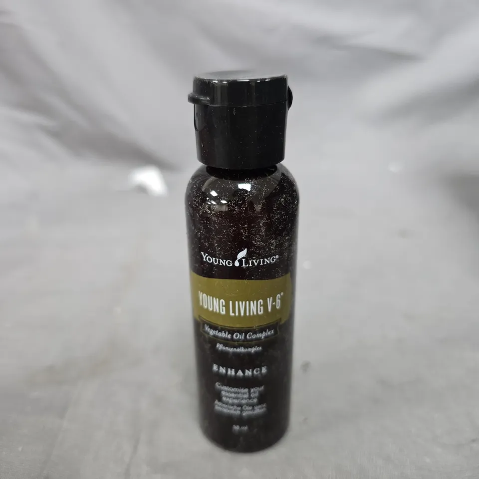 TOTE OF APPROXIMATELY 20 ASSORTED ITEMS TO INCLUDE: SALT SCRUB AND VEGETABLE OIL COMPLEX