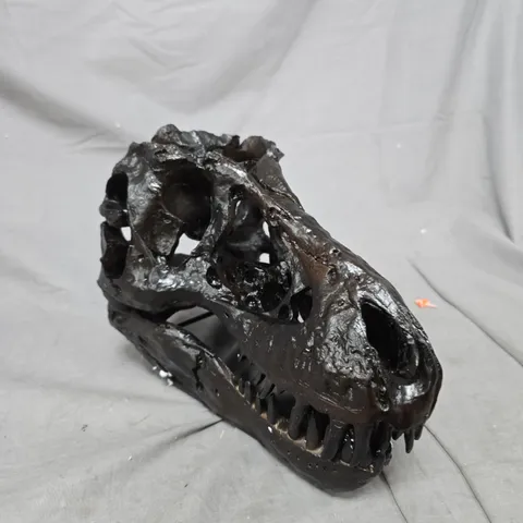 BLACK SCULPTED SKULL– DECORATIVE RESIN REPLICAS