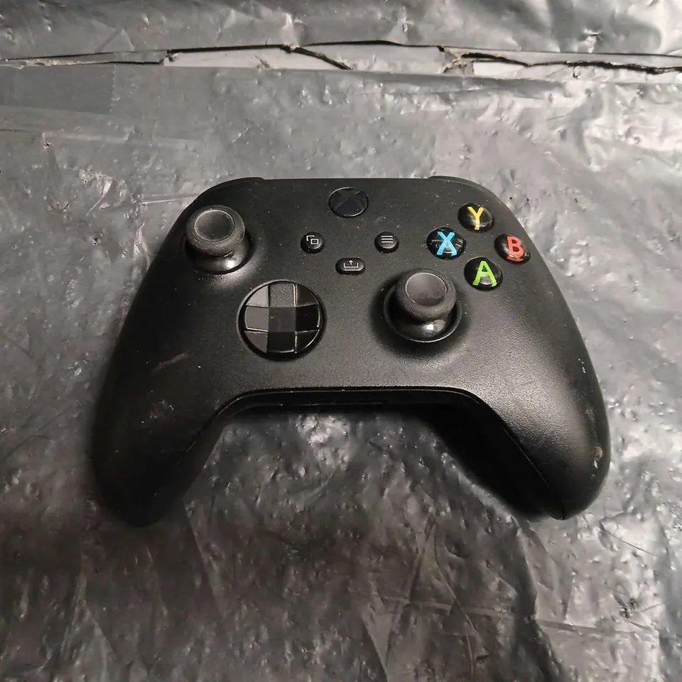 XBOX WIRELESS CONTROLLER (BLACK) – XBOX SERIES X|S / ONE