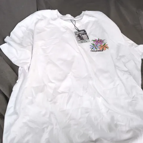 HOOKINUP WHITE T-SHIRT WITH FLORAL LOGO