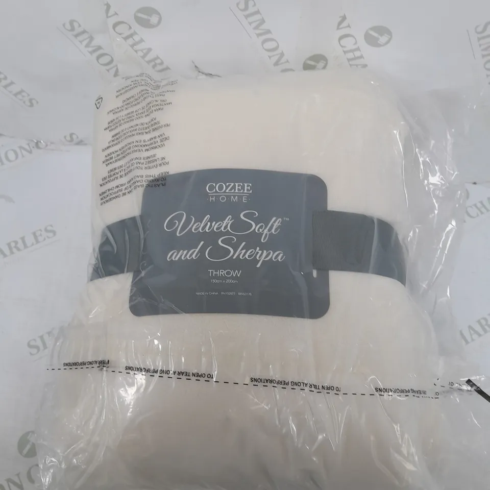 COZEE HOME REVERSIBLE VELVETSOFT & SHERPA THROW - IVORY