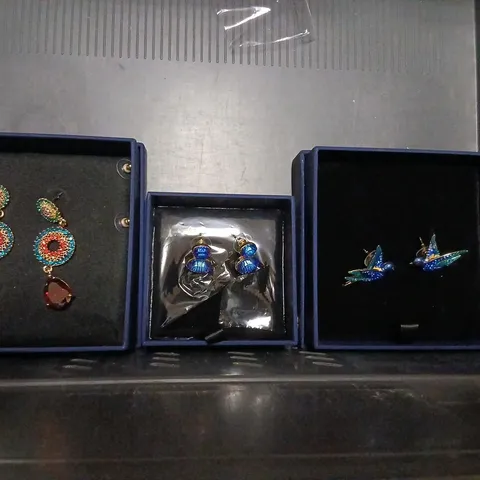 APPROXIMATELY 10 ASSORTED BUTLER AND WILSON JEWELLERY PRODUCTS TO INCLUDE;