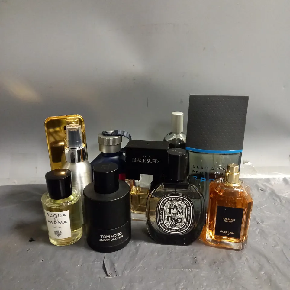 BOX OF APPROXIMATELY 10 ASSORTED UNBOXED FRAGRANCES TO INCLUDE - TOM FORD OMBRE LEATHER - PACO RABANNE 1 MILLION - GUERLAIN PARIS TOBACCO HONEY - ETC - COLLECTION ONLY