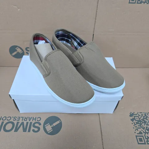 CHARLES SOUTHWELL BRETT SLIP-ON SHOES – TAUPE – UK 8