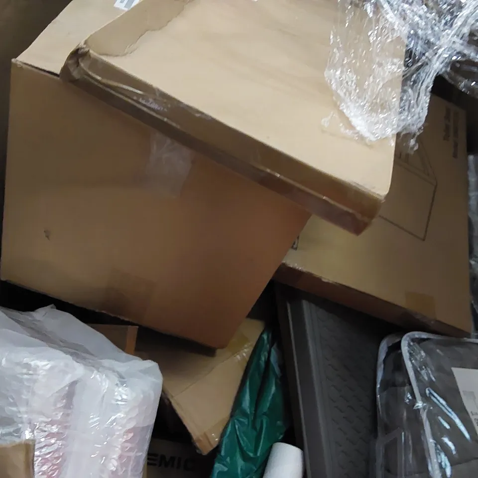 PALLET OF ASSORTED ITEMS INCLUDING: ELECTRIC HEATER, SHELVES, POP UP TENT, ARTIFICIAL CHRISTMAS TREE, POP UP TENT, GARDEN SHEARS 